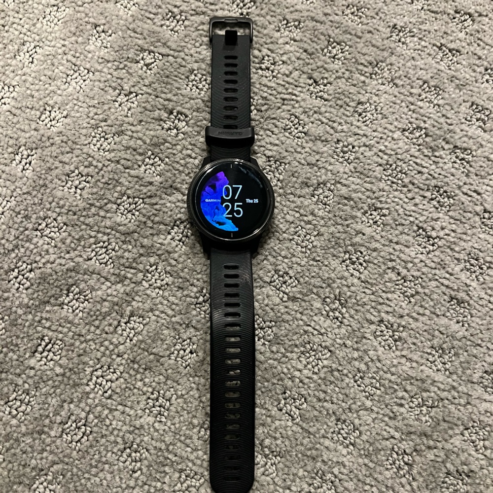 Garmin Venu - no major scratches - good condition